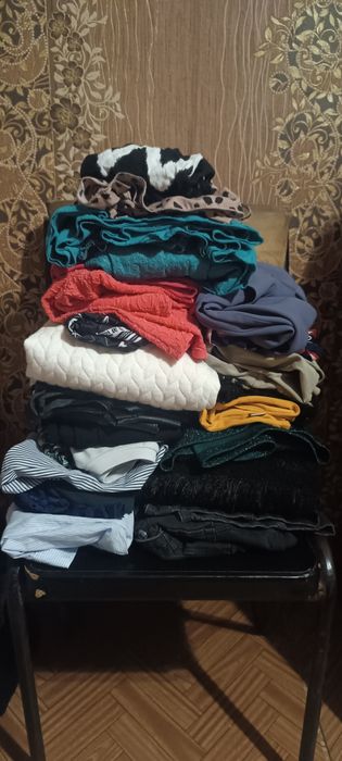 Продам речі.сукні,плаття,туніки, спідниці,сарафан,топ,блузи.