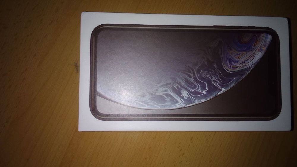 IPhone XR почти новый