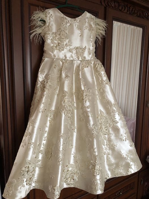 Прокат суконь. Здам в оренду нарядне плаття, сукню