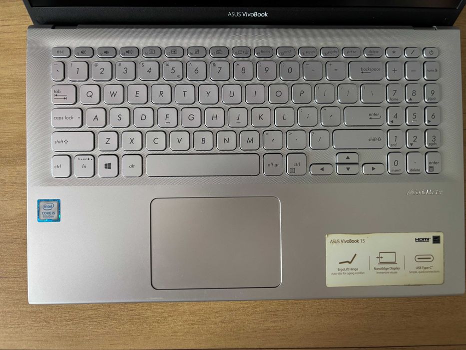 ASUS VivoBook 15