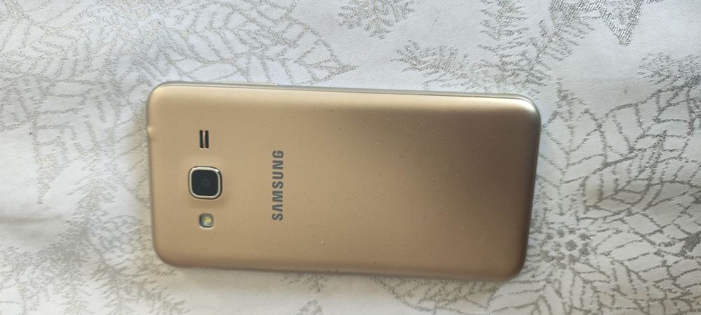 Samsung J3 smartfon