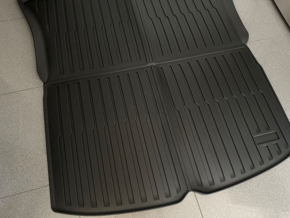 Conjunto 3 Tapetes Borracha TPE All Weather Tesla Model Y Novos