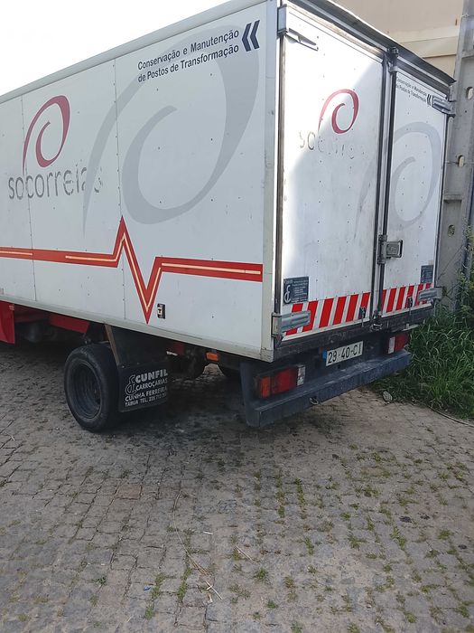 Ford Transit caixa fechada 7 lugares