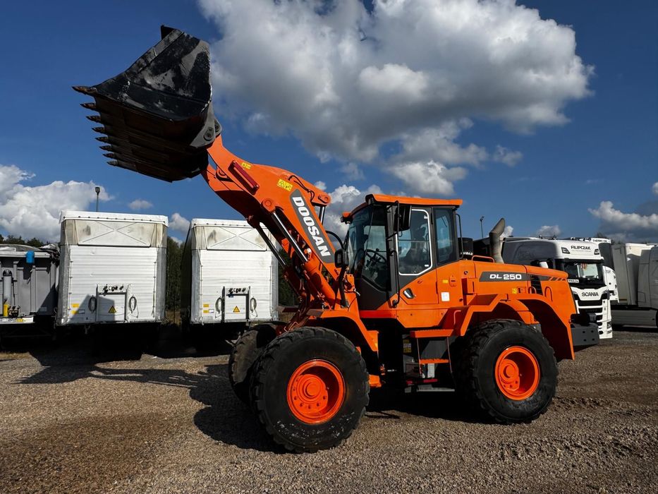 Doosan DL 250‼️ Ładowarka Kołowa ‼️14,4t SUPER STAN Waga Kamera  Ładowarka Kołowa‼️14,4 t Spr SUPER STAN‼️DOOSAN DL250 / ZAMIANA