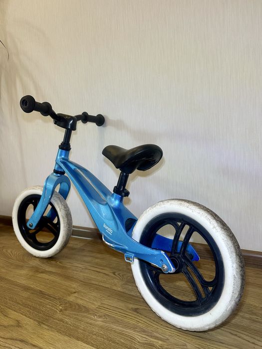Біговел Lionelo Bart