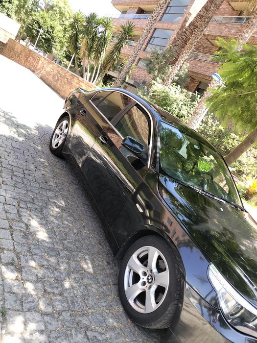 Vendo BMW 520d carro impecável ao nível de mecânica e de estética foto 2