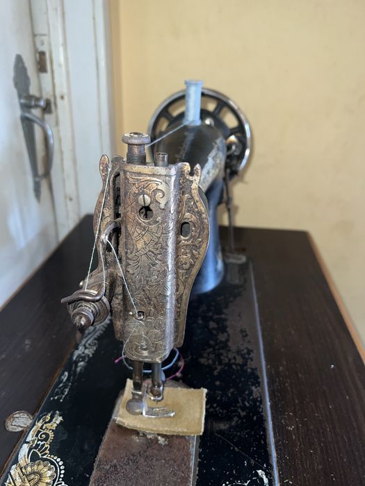 Maquina de costura SINGER antiga