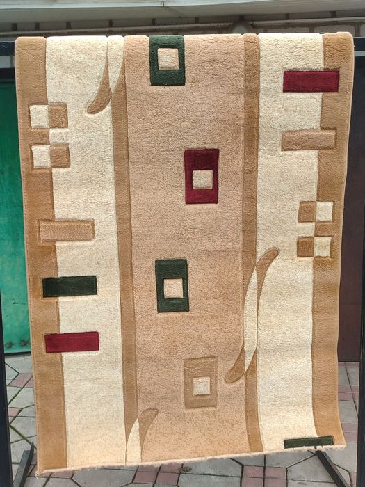 Продам ковёр и дорожки в хорошем состоянии