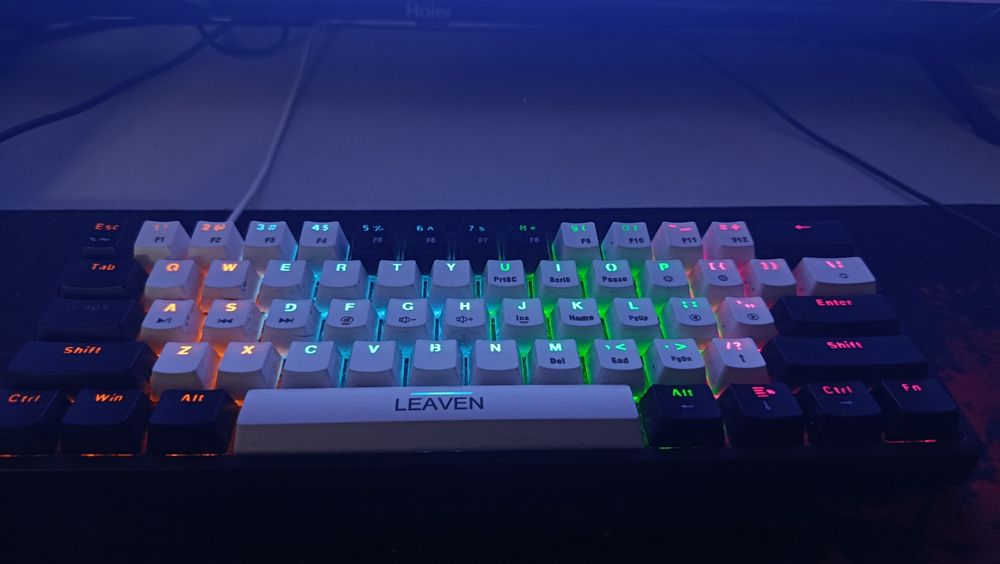 Клавиатура Leaven k620, синие свитчи