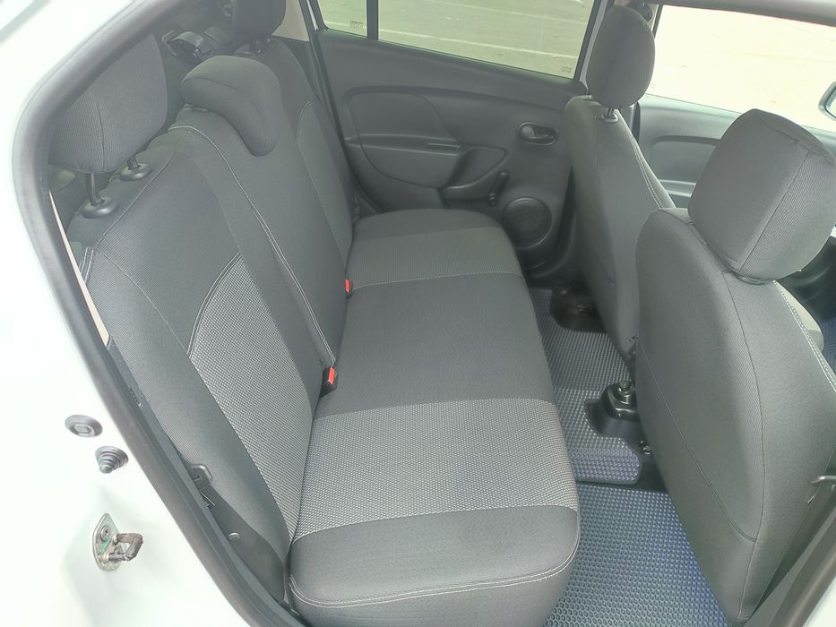 Чохли Renault Logan II