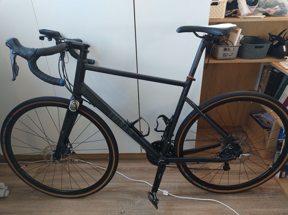 Triban RC500 – szosa endurance / gravel Dwa zestawy kół