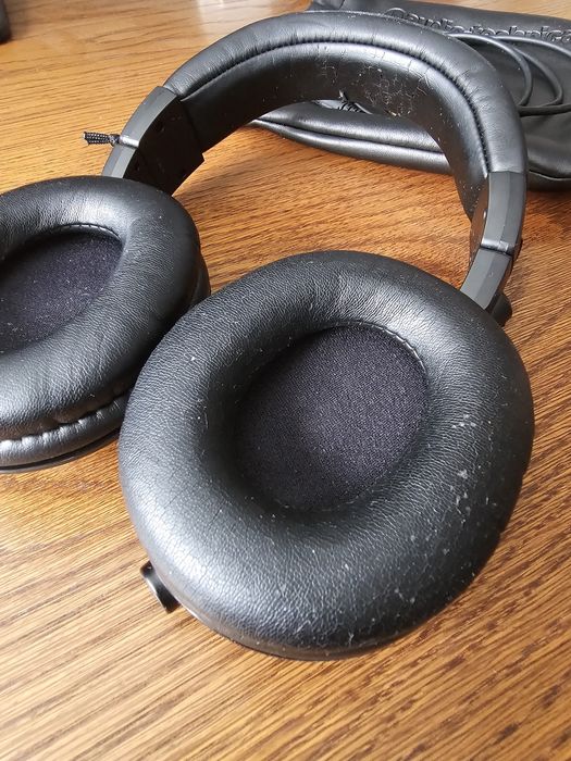 Słuchawki Audio-technica ATH - M50x, słuchawki studyjne przewodowe.