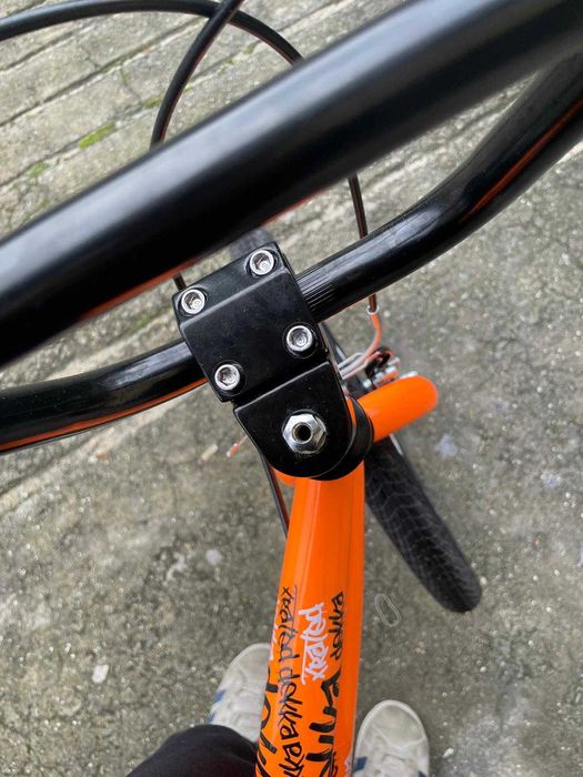 Bicicleta BMX laranja
