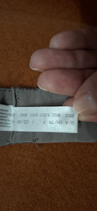 Biustonosz beżowy 85 D