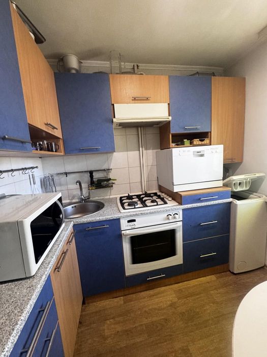 Продам 2 кім.кв.проспект Богдана Хмельницького,Тітова