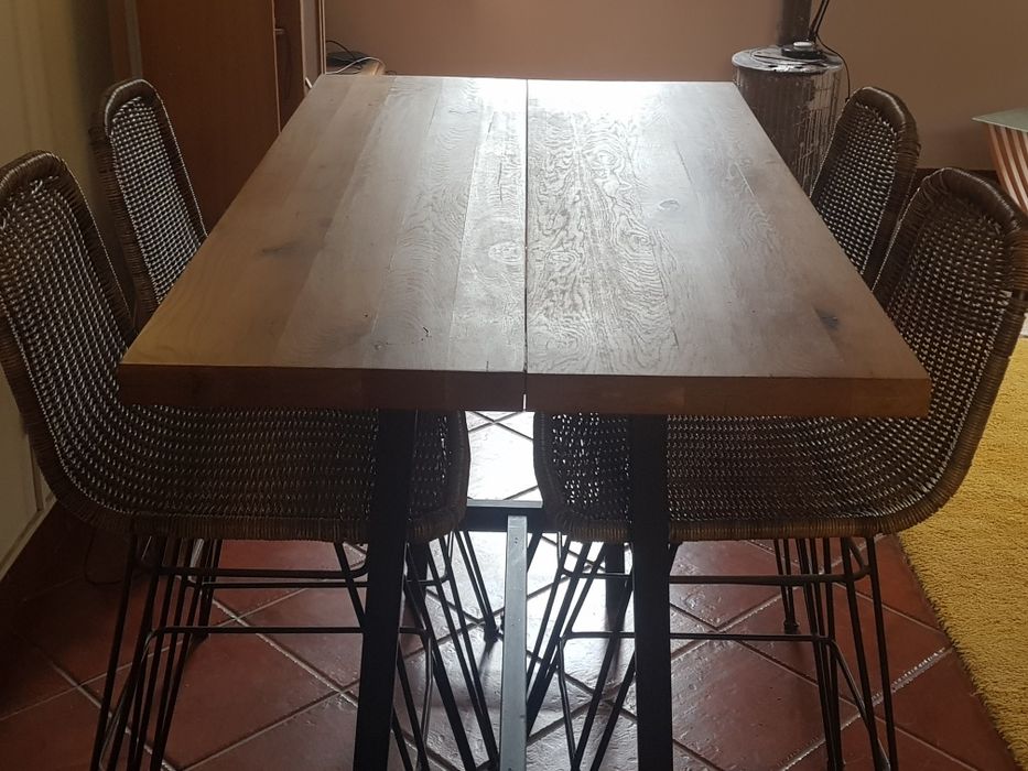 Mesa Alta em madeira e ferro