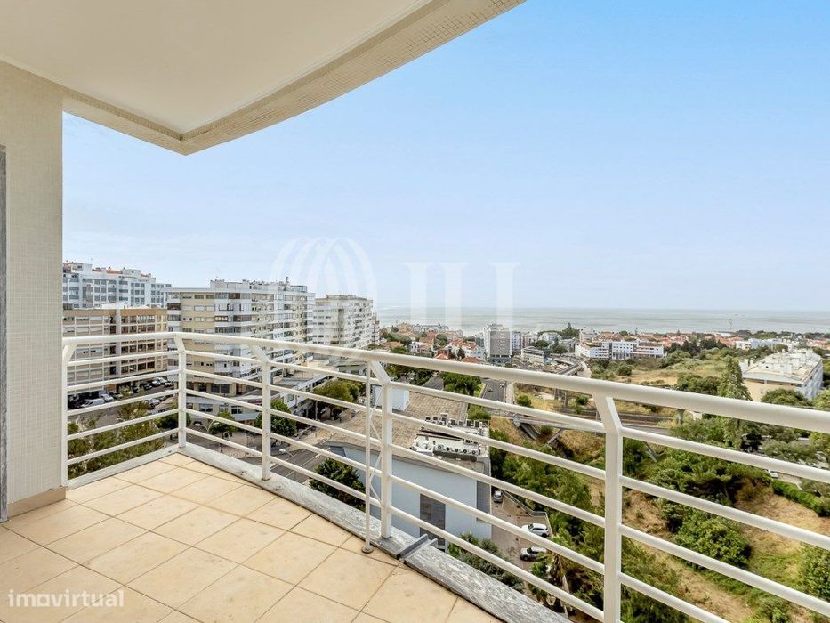 Apartamento T3 no condomínio L Towers, em Paço de Arcos