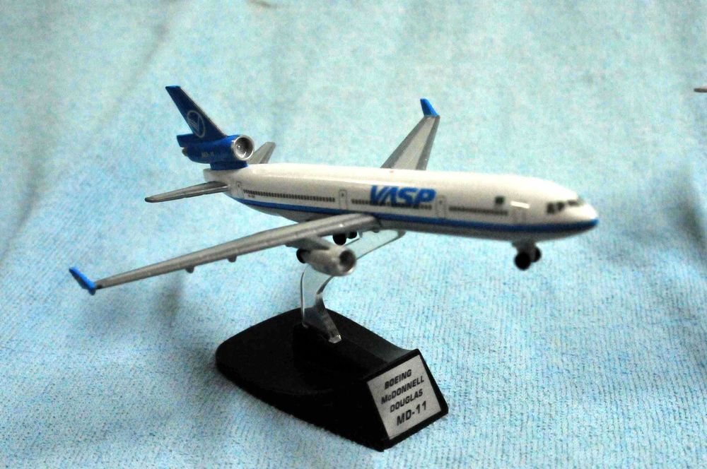 Metal - Boeing McDonnell Douglas MD-11 - Vasp