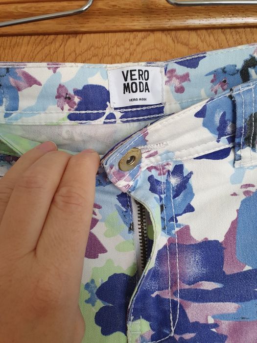 Spodenki we wzory Vero Moda rozmiar 36.