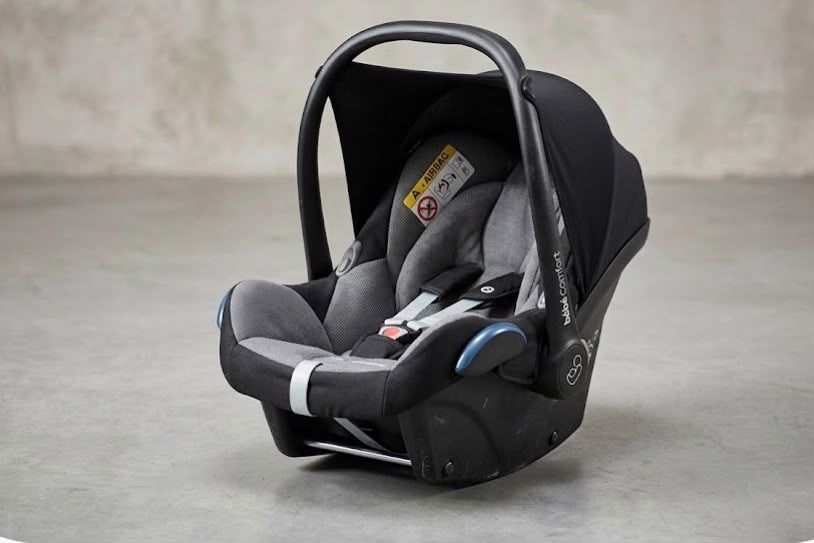 Novo preço: 30 € ( motivo: libertar espaço) Ovo / Cadeira Auto Bébé Confort (Grupo 0+) com Capota