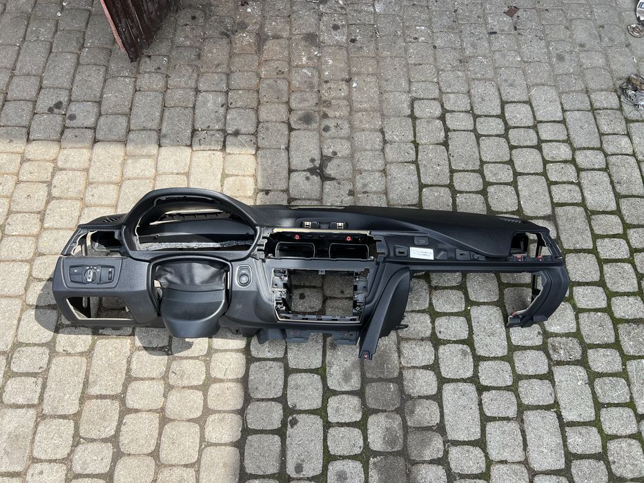 Пластик салону BMW f30 F31 F34 F36 торпеди рульова колонка БМВ ф30