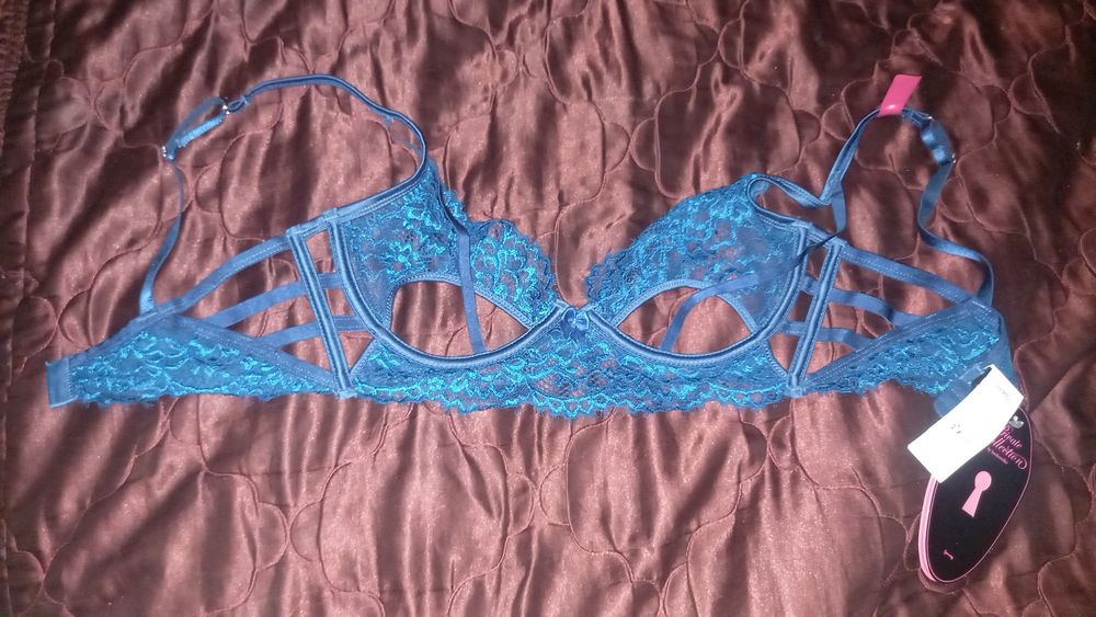 Білизна сексуальна ,бюст ,бюстгальтер