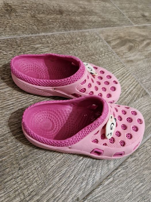 Klapki różowe 28
