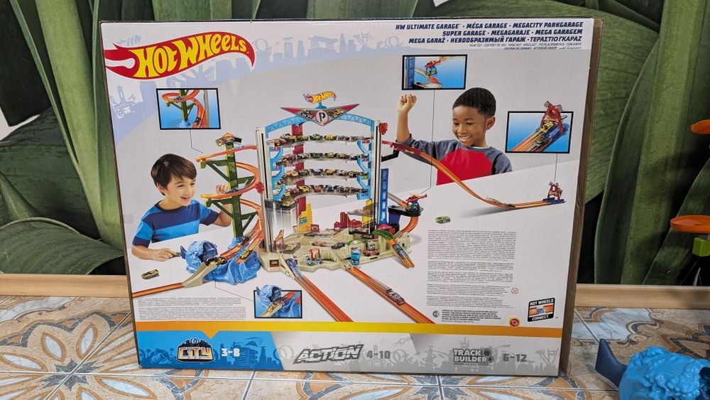 Хотвилс. Hot wheels. Большое гараж