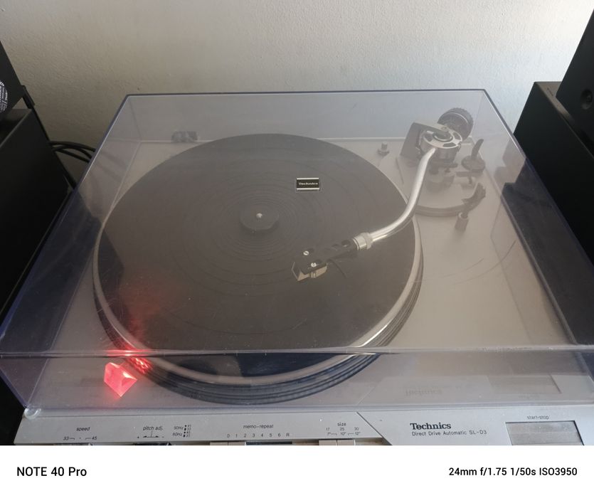 Technics gramofon.