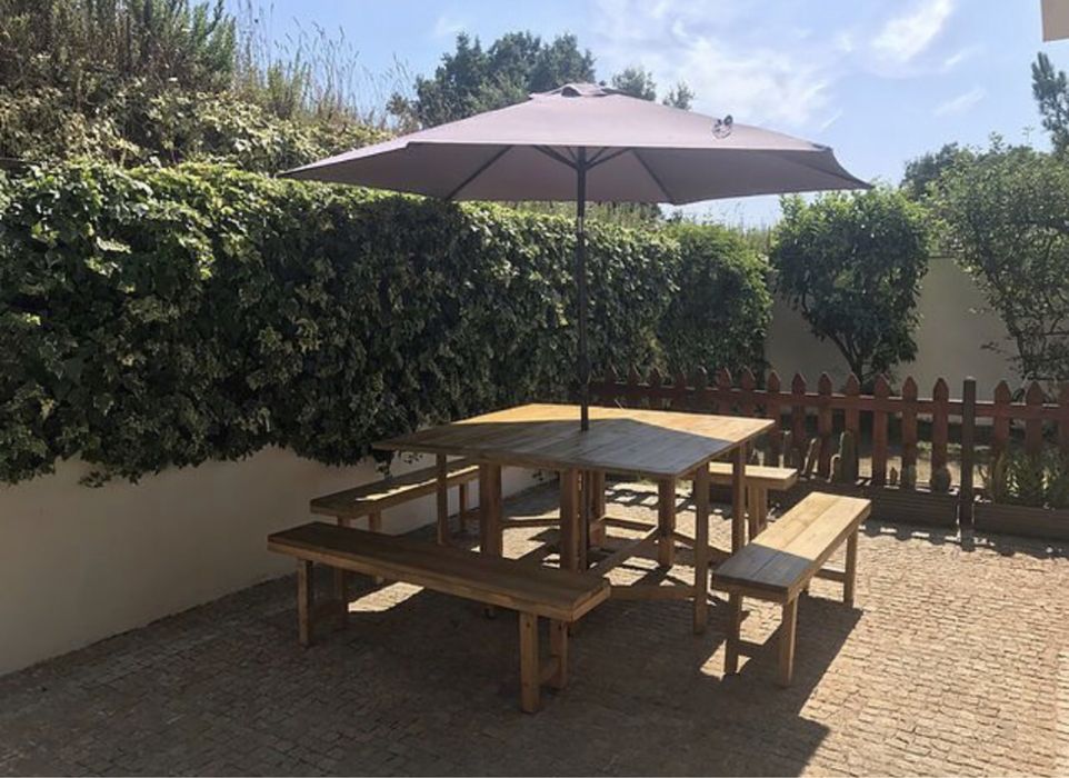 Mesa / Bancos de jardim / Terraco