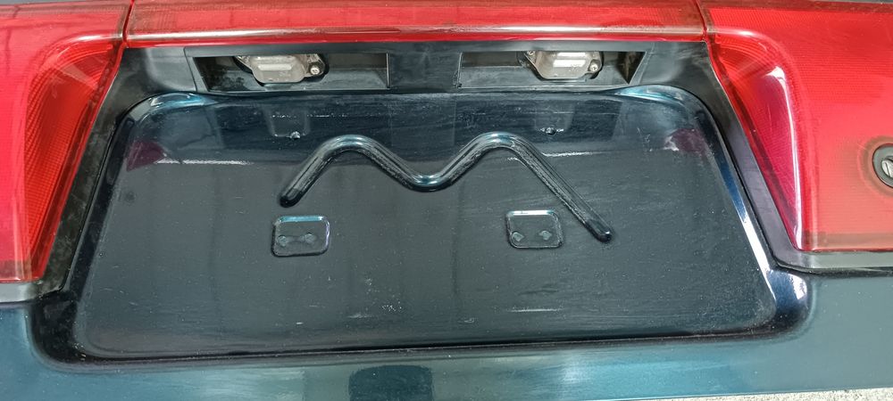 Кришка багажника Mazda Protege