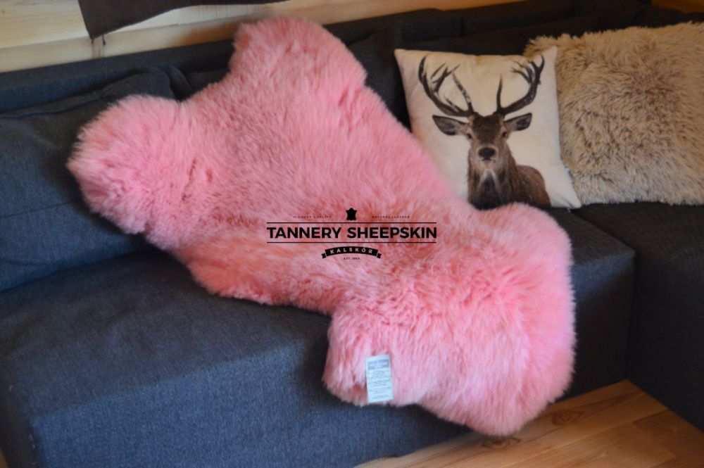 Skóra Owcza Jasny Róż 90-110 cm Skóry Dekoracyjne Owcze