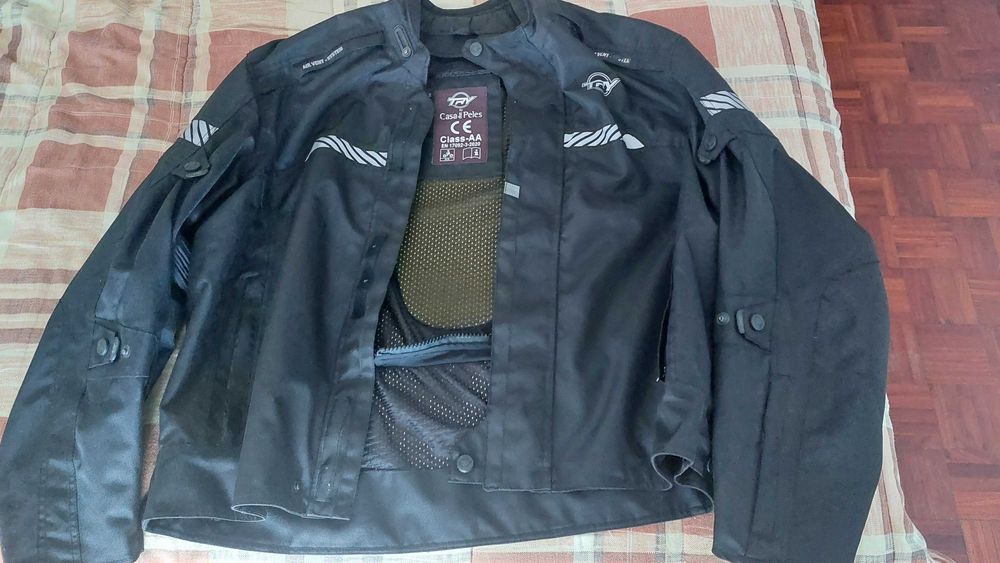 Vendo capacete mota e casaco