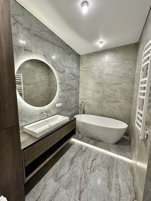 НОВИЙ одноповерховий будинок з дизайнерським ремонтом у закритому КМ !