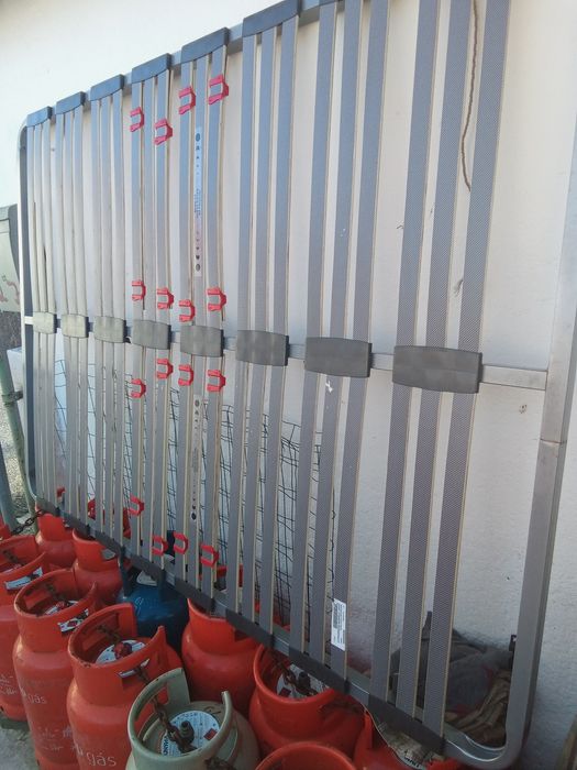 Estrado de cama  de casal com pés