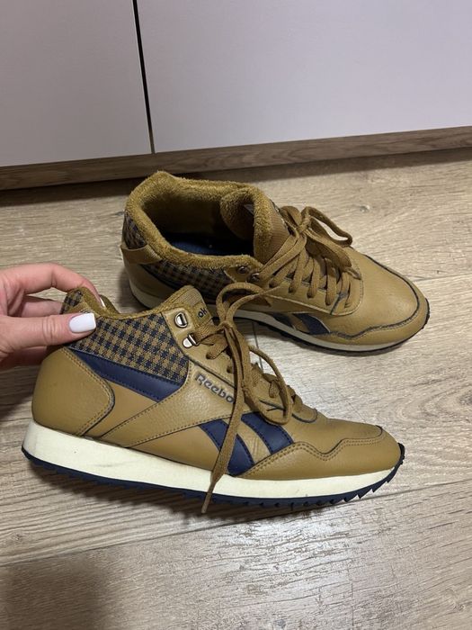 Демі кросівки 39-40 Rebbok