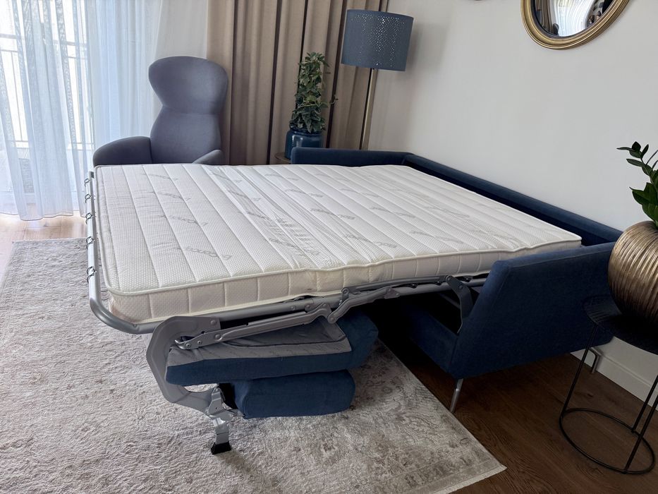 BoConcept Osaka sofa rozkładana z podnóżkiem, mało używana