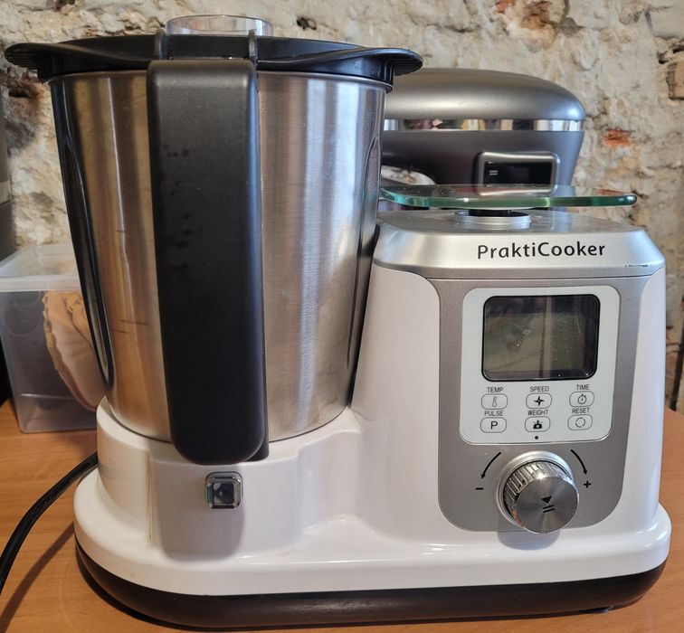 Robot kuchenny Salute Practicooker