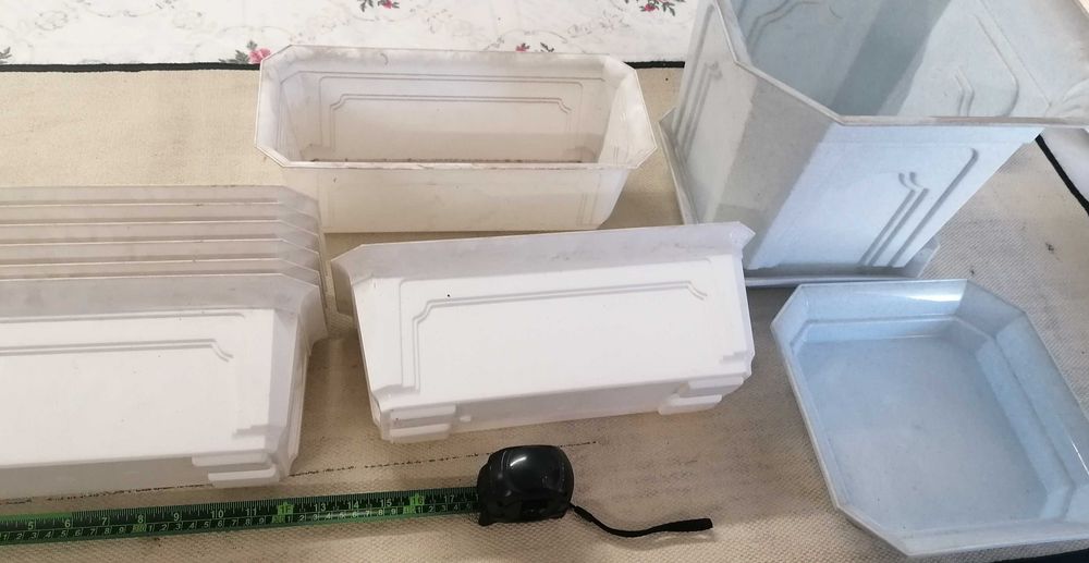 Vasos de plantas, novos, o lote por 7€