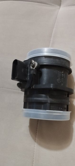 Росходомір повітря vag 06j 906 461 фірми hitachi