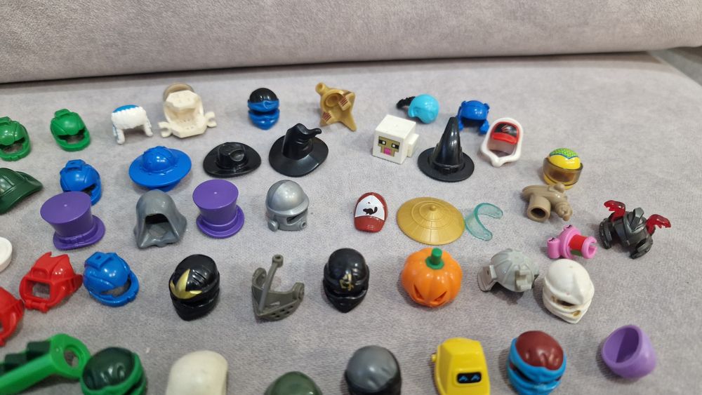Lego czapki akcesoria ludziki całość