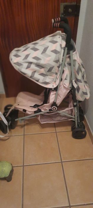 Carrinho bebé passeio Barbie