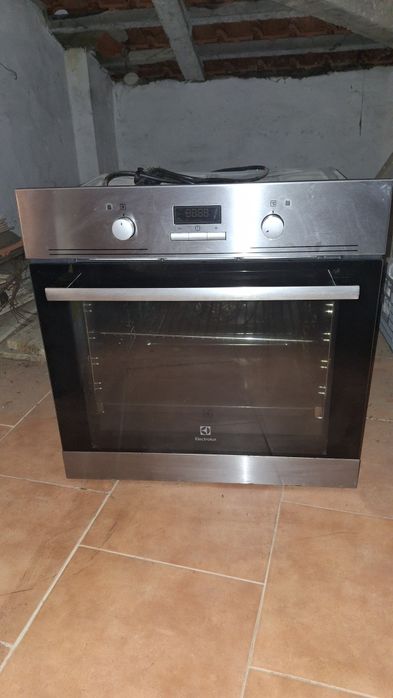 Forno de encastre Electrolux – Ventilado – Inox
Vendo forno de encastr