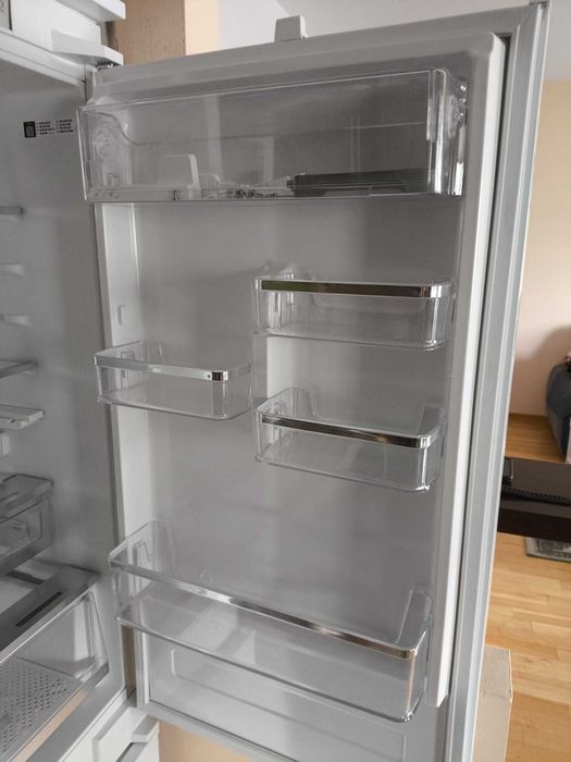 Lodówka Whirlpool do zabudowy 177x54x54,5