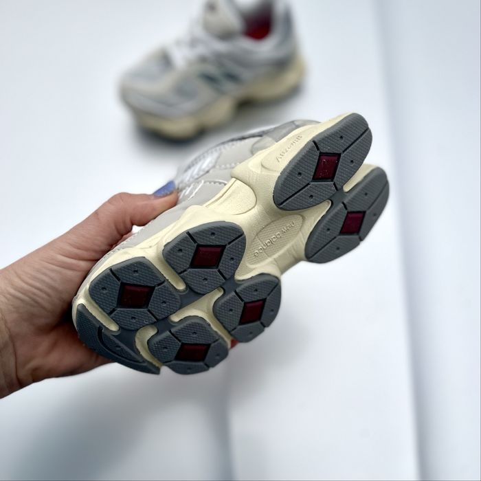 Дитячі кросівки New Balance 9060 Lunar Timberwolf Grey р.26-35