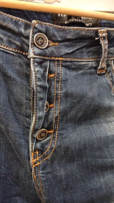 Джинси бойфренди