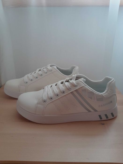 Buty sportowe męskie r.42
