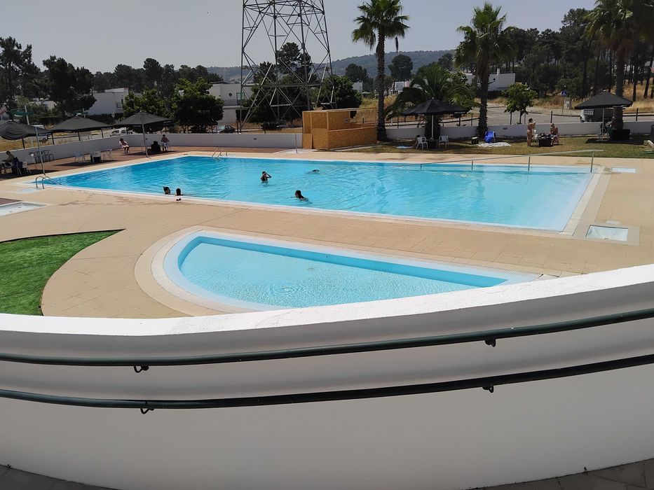 Apartamento t0 mobilado e equipado palmela village com piscina