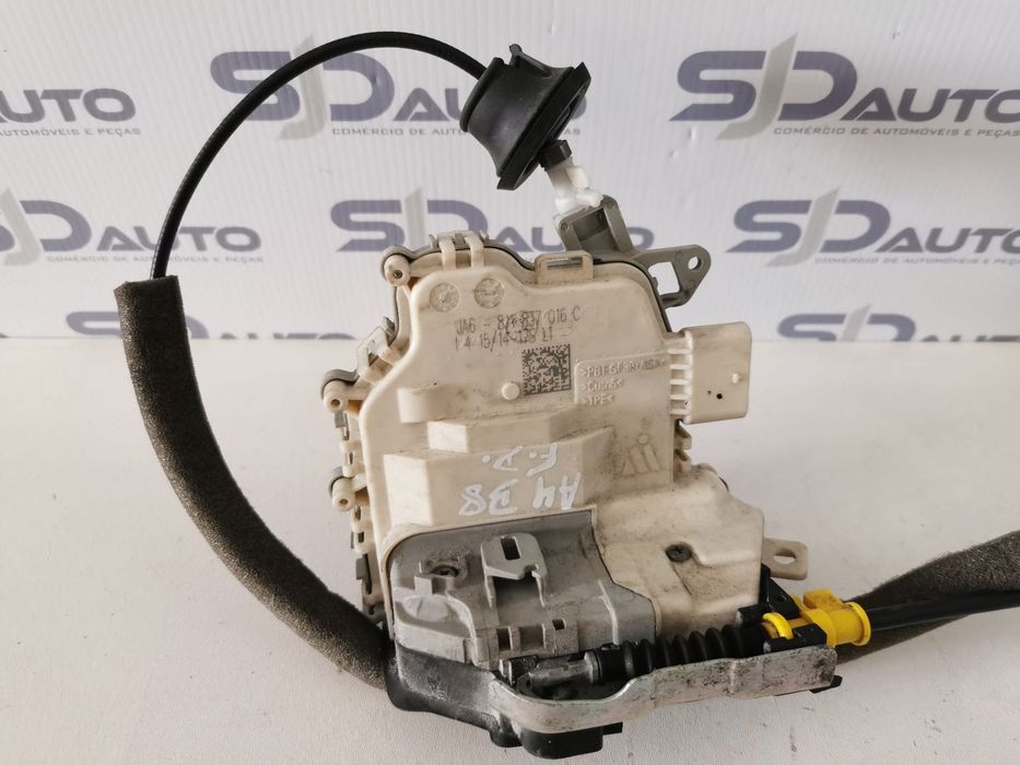 Fecho Porta Frente Direito - Audi A4 (B8)