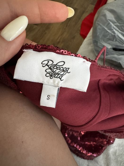 Платье коктейльное с пайетками